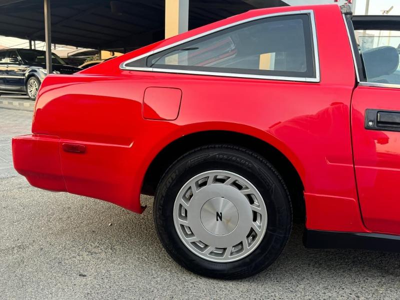 パキスタン　アジュラック布Ａレッド Nissan 300 zx hi-res stock photography and images - Alamy